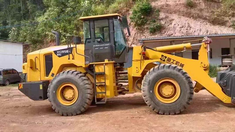 贵州出售全新夏工装载机，全新机器，设备只用10个小时